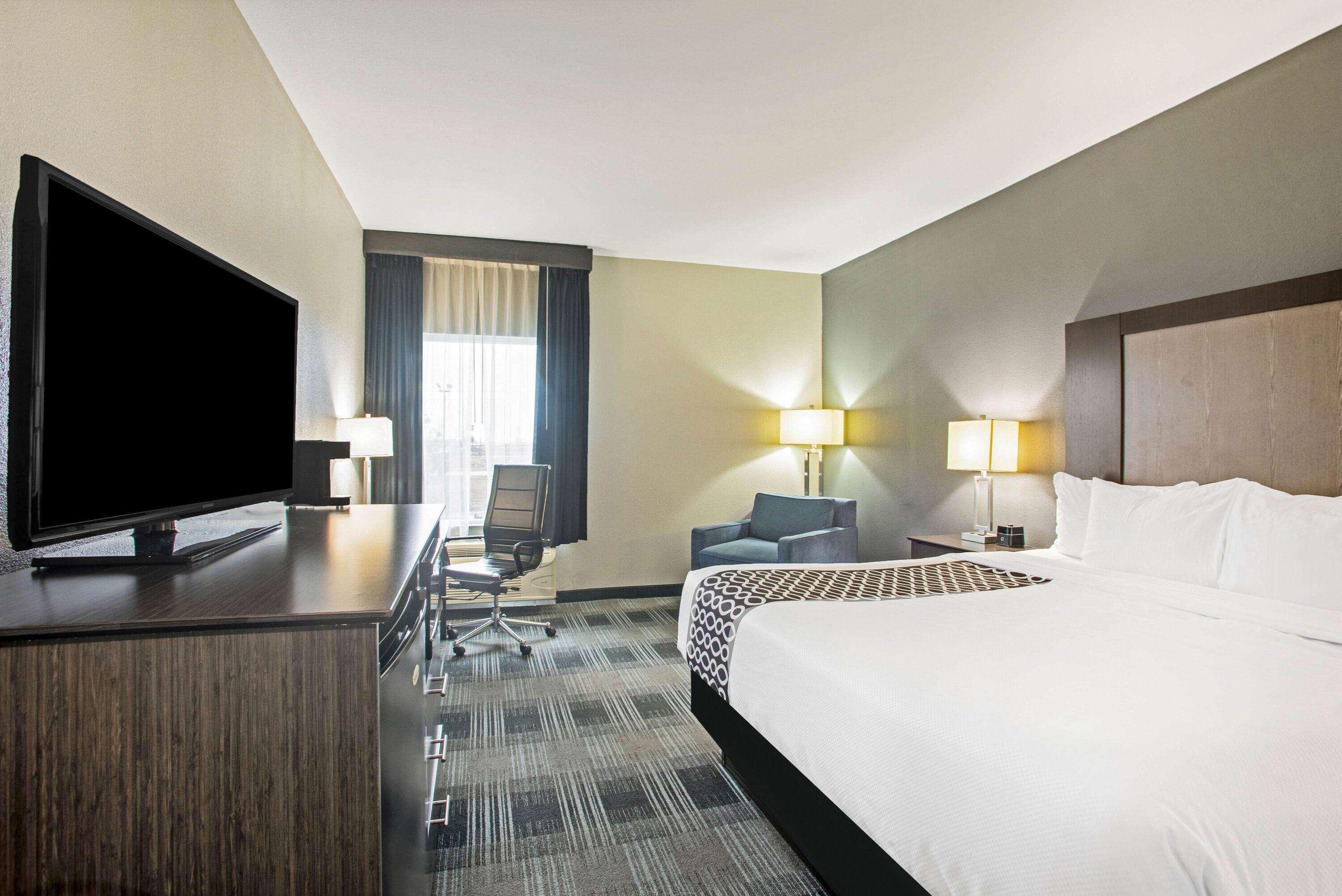מלון La Quinta By Wyndham Victoria - South מראה חיצוני תמונה