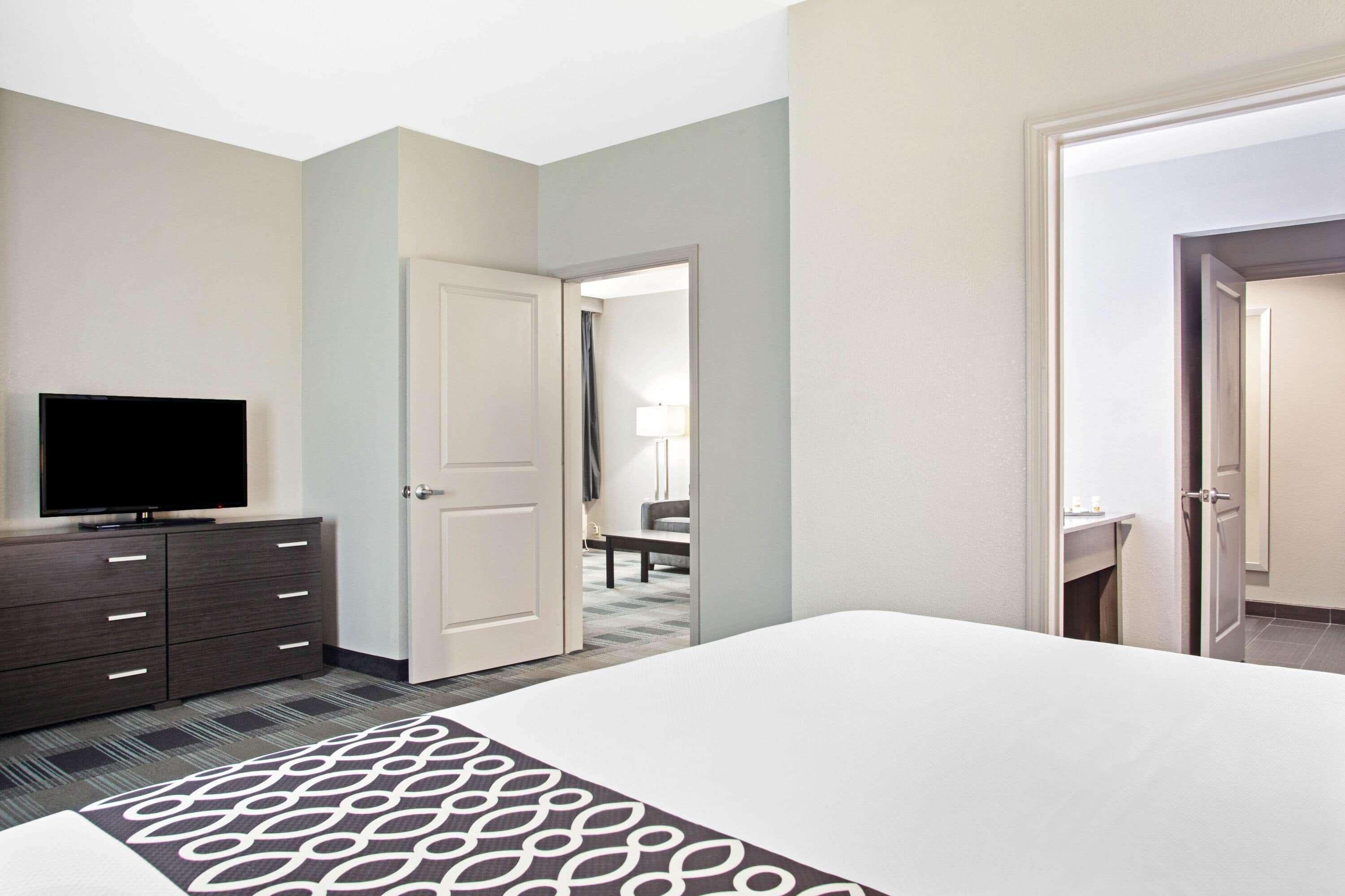 מלון La Quinta By Wyndham Victoria - South מראה חיצוני תמונה