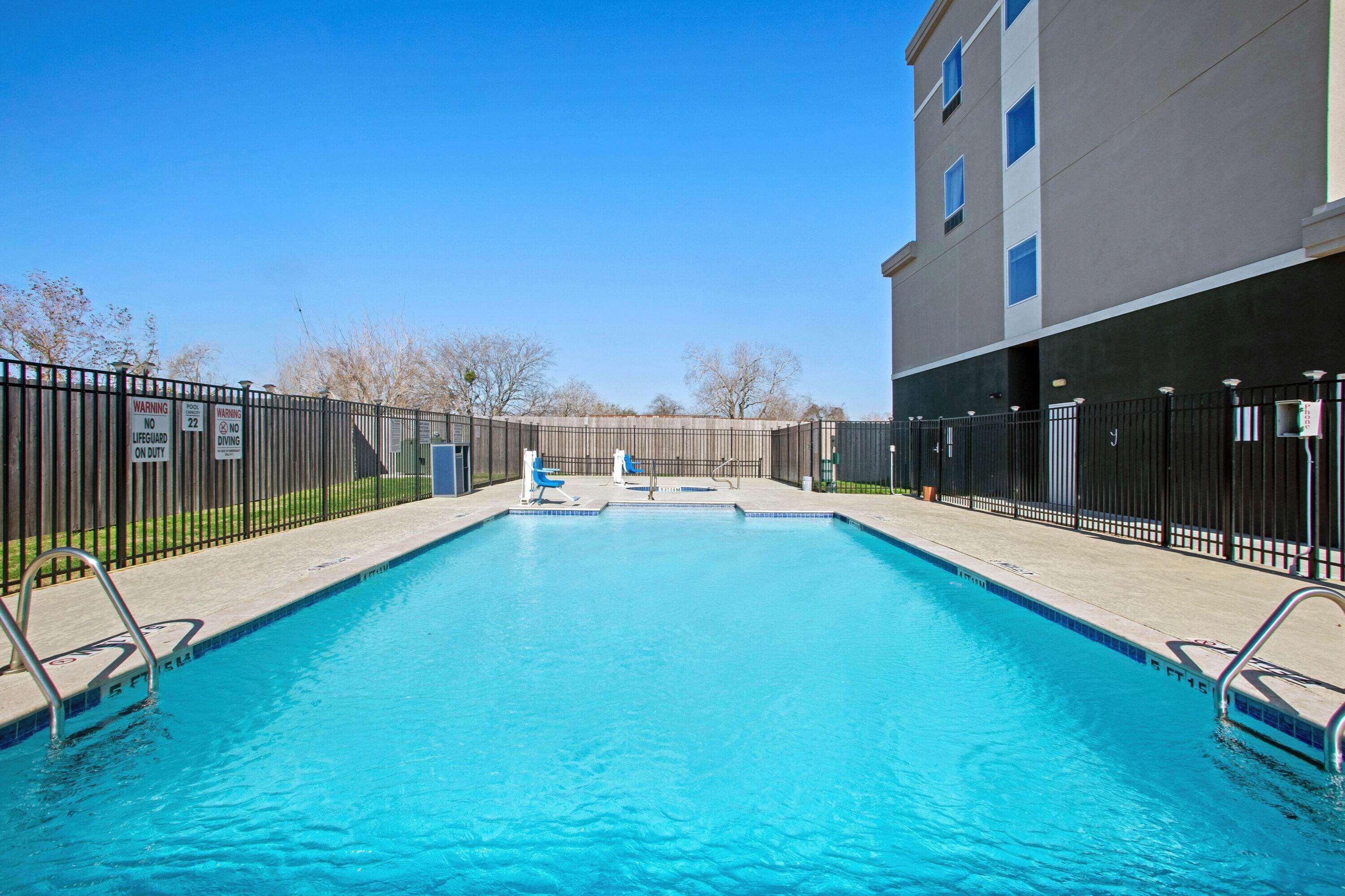 מלון La Quinta By Wyndham Victoria - South מראה חיצוני תמונה