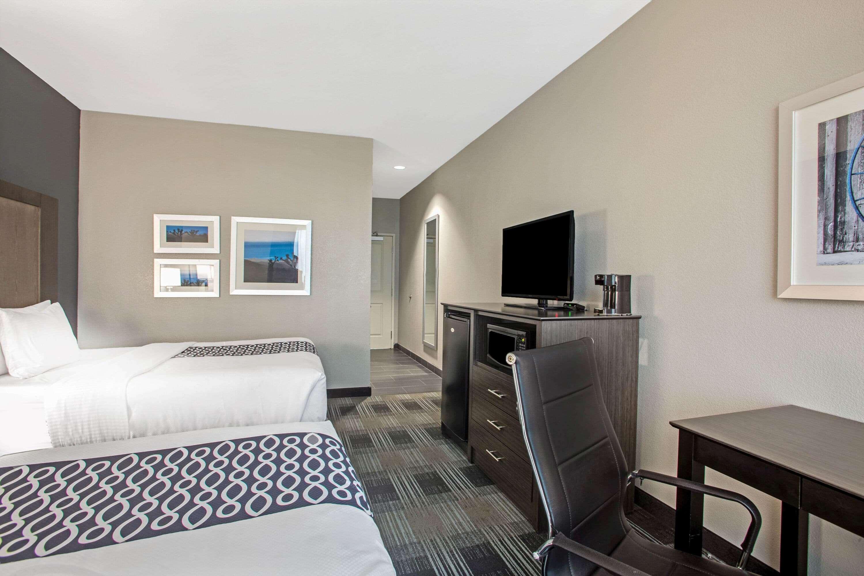 מלון La Quinta By Wyndham Victoria - South מראה חיצוני תמונה